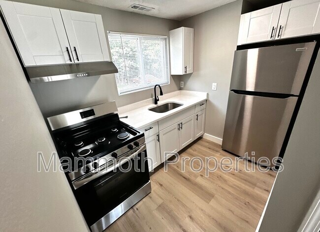 Foto del edificio - 675 Corning Rd
