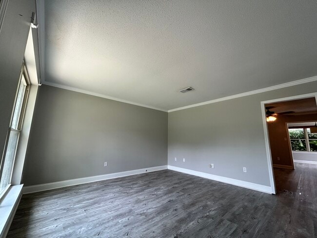 Building Photo - 116 Kuyrkendall Pl