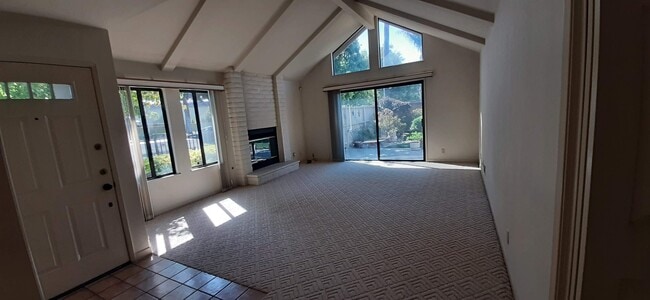 Building Photo - 1-111 Nissen Rd