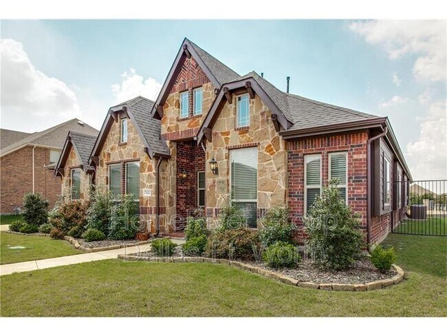 Building Photo - 7112 Four Sixes Ranch Rd