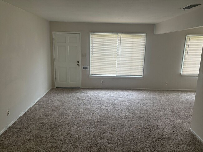 Foto del edificio - Charming 3 bedroom 2bath home available now!