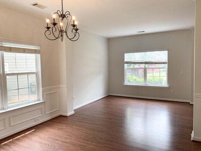 Building Photo - 329 Tuggle Ct