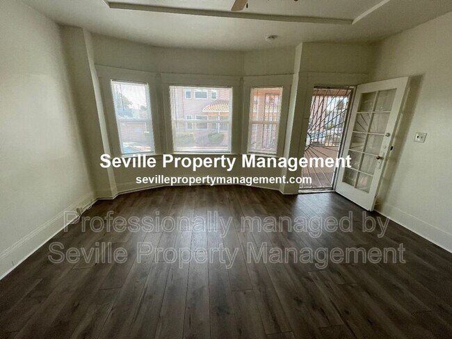 Foto del edificio - 5730 Kingsley Cir