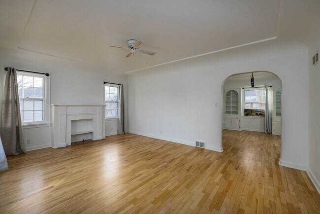Building Photo - 4-Bedroom, 2-Bath Home in Upper Midtown