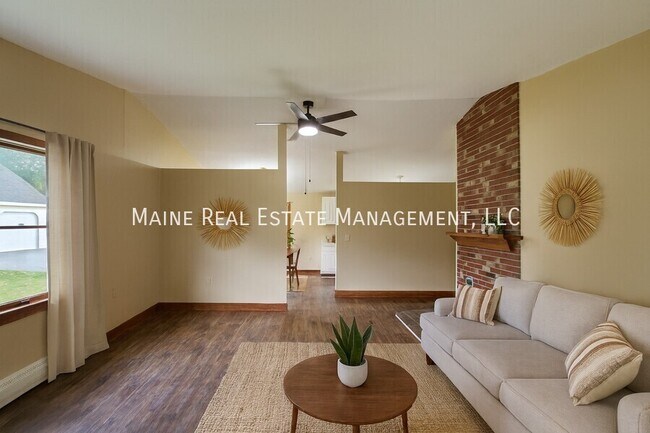 Building Photo - 166 Water St