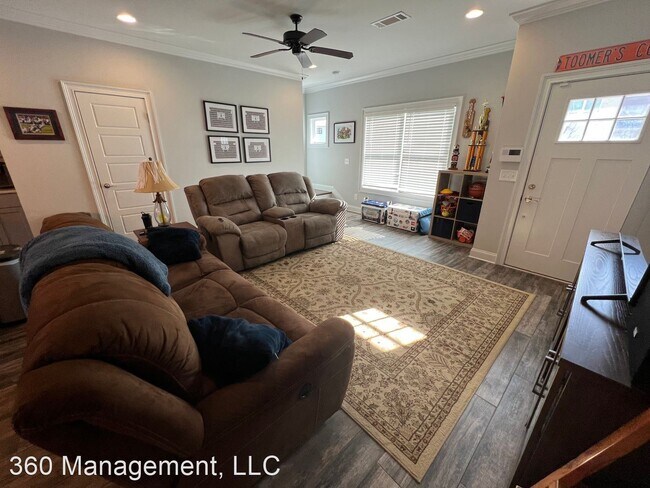 Building Photo - 2 br, 2.5 bath House - 808 N. Gay St. Unit...