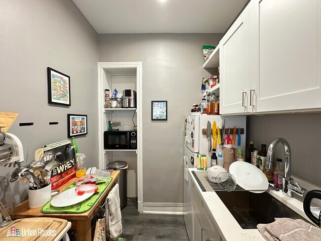 Foto del edificio - 5517 N Kenmore Ave