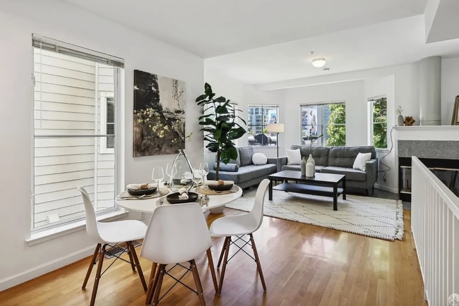 Photo - 28 Jennifer Pl Townhome