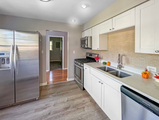 Foto del edificio - 3 Bedroom 1 Bath Channel Front Ranch home ...