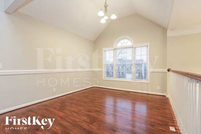 Building Photo - 593 Winding Bluff Way