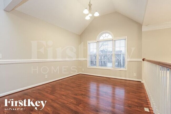Foto del edificio - 593 Winding Bluff Way