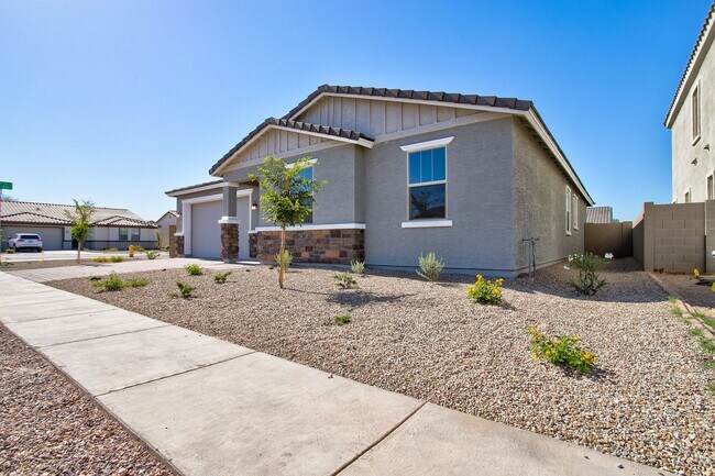 Building Photo - Only a year old and still like New!!!  Gre...