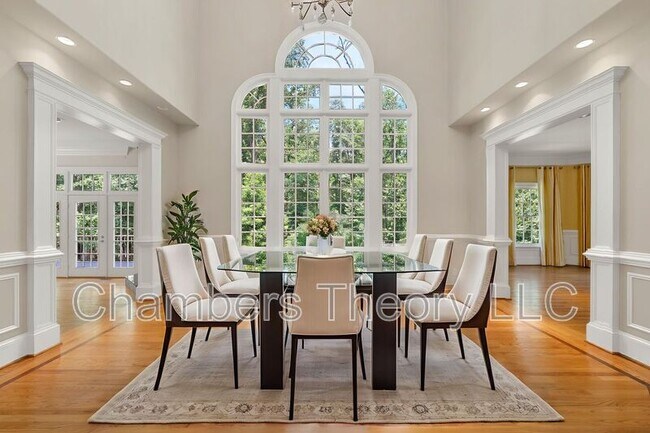 Building Photo - 532 Springvale Rd