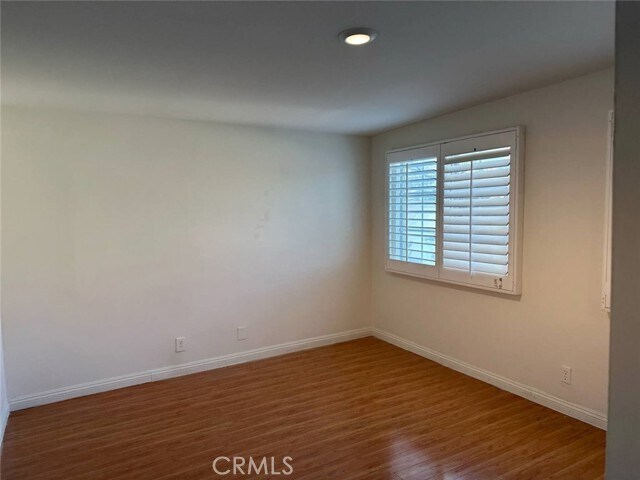 Building Photo - 5 E Forest Ave