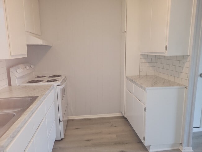 Foto del edificio - 5805 Cherry St