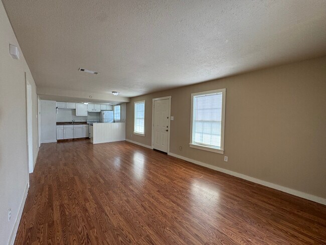 Foto del edificio - 1034 W Village Ct