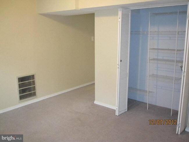 Building Photo - 10000 Chestnut Wood Ln