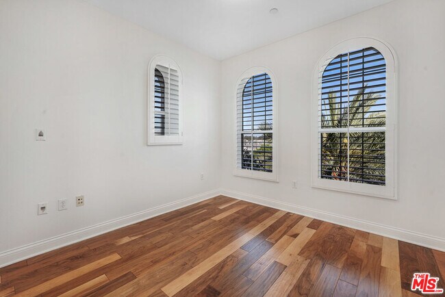 Building Photo - 12975 Agustin Pl