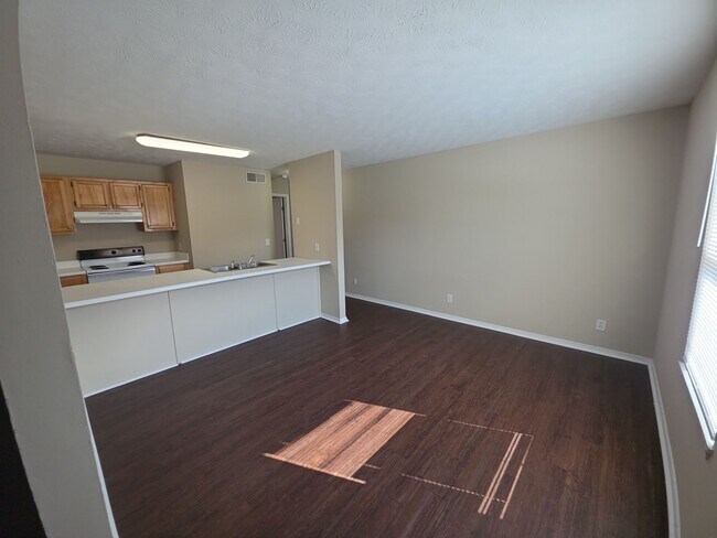 Foto del edificio - 640 W Stevens St