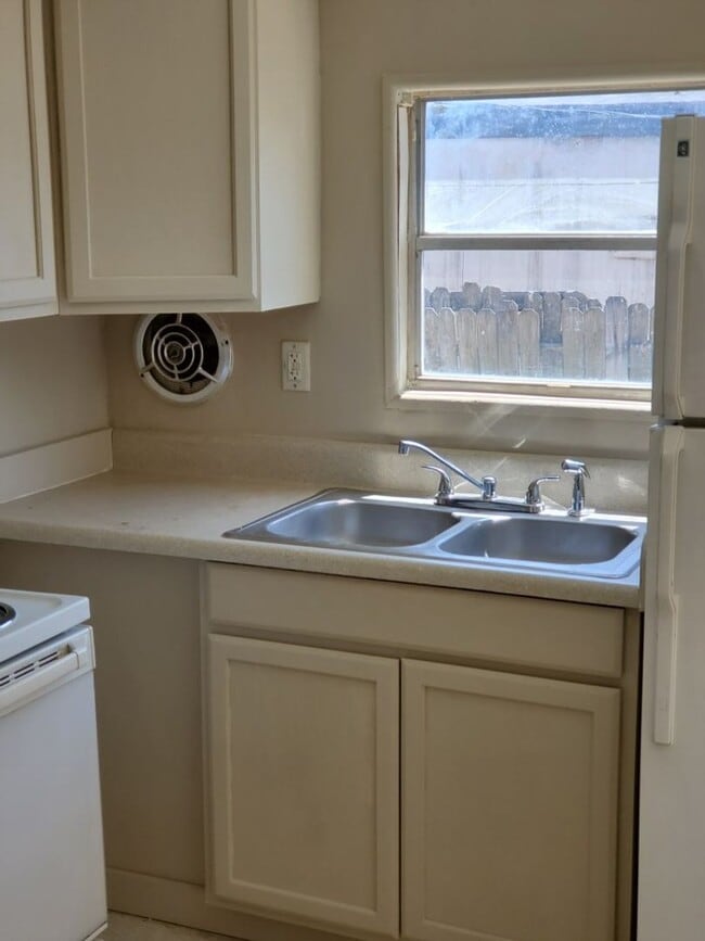 Foto del edificio - Two Bedroom One Bath Manufactured Home - G...