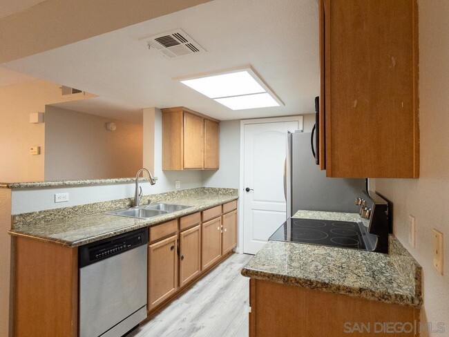 Building Photo - 12043 Alta Carmel Ct