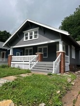 Building Photo - 937 SW Jewell Ave