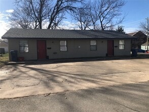 Building Photo - 300 E Benton St