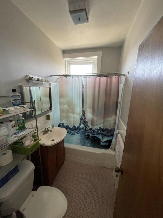 Building Photo - 7/1 Oversized 2BR in Coolidge Corner, near...
