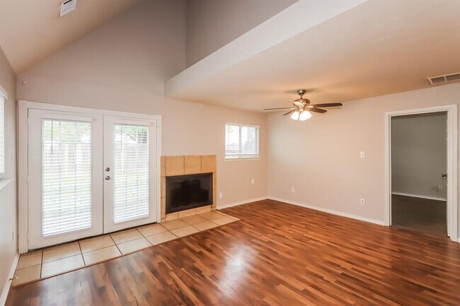 Building Photo - 4322 Tracemeadow Dr