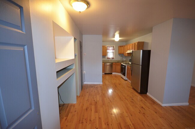 Foto del edificio - 258 Rakoczy Ave