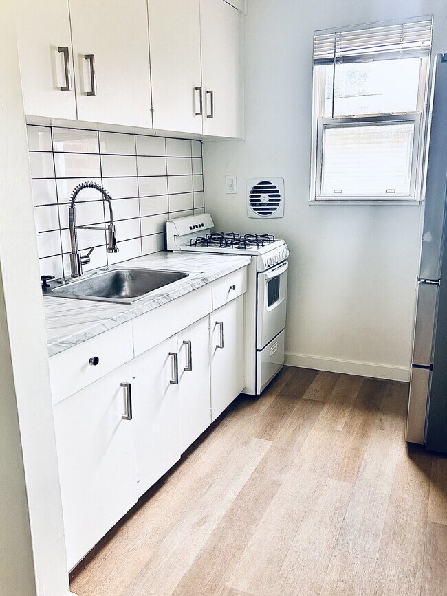 Foto del edificio - Available Now!  Fully renovated 1 bedroom ...