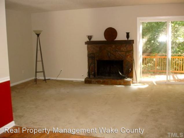 Building Photo - 2 br, 1.5 bath House - 5464 Pine Top Circle