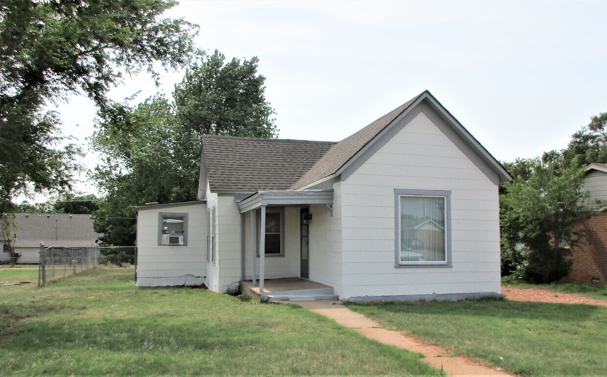 523 N 8th St, Weatherford, OK 73096 House Rental in Weatherford, OK