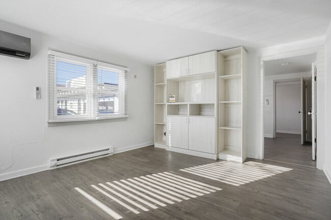 Updated 1 bed with flex space and yard - Updated 1 bed with flex space and yard Apartment