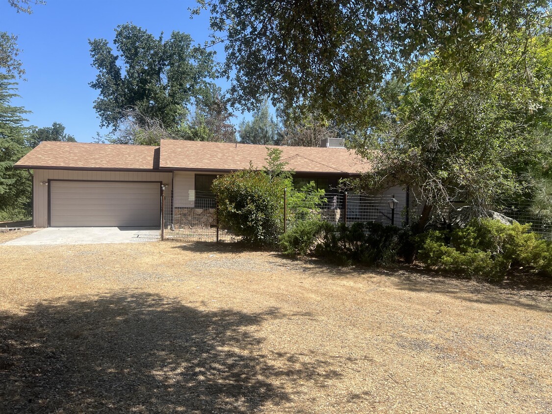 Primary Photo - 41256 Sky Vista Pl