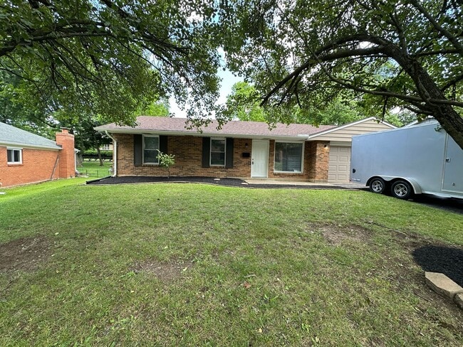 Building Photo - 6530 Pine Cone Dr
