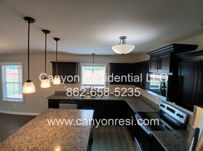 Foto del edificio - 126 Ocean Springs Ave