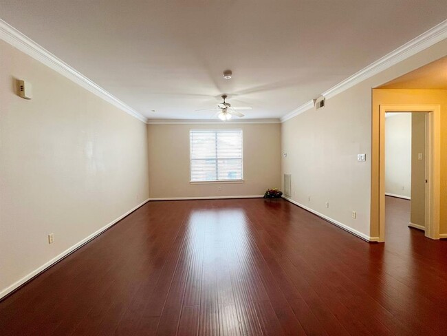 Building Photo - 6633 W Sam Houston Pkwy S