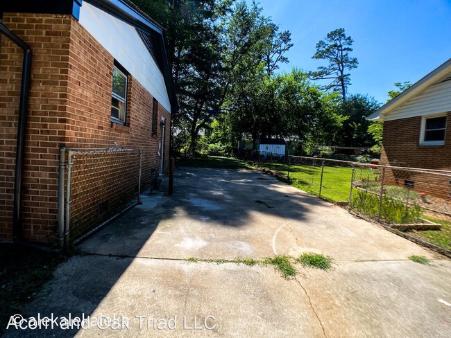 Building Photo - 3 br, 1 bath House - 624 Mobile St