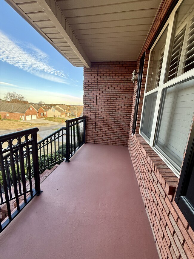 Foto del edificio - 421 Amberland Ln