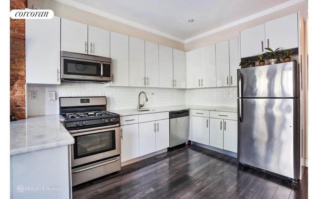 Foto principal - 427 E 117th St
