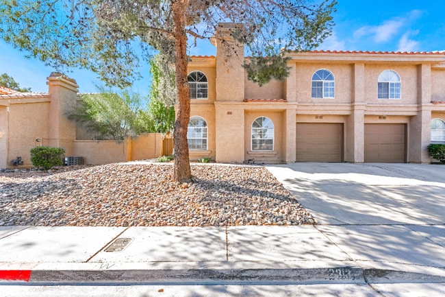 Building Photo - 2813 Misty Grove Dr