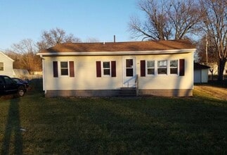 Building Photo - 618 6th St