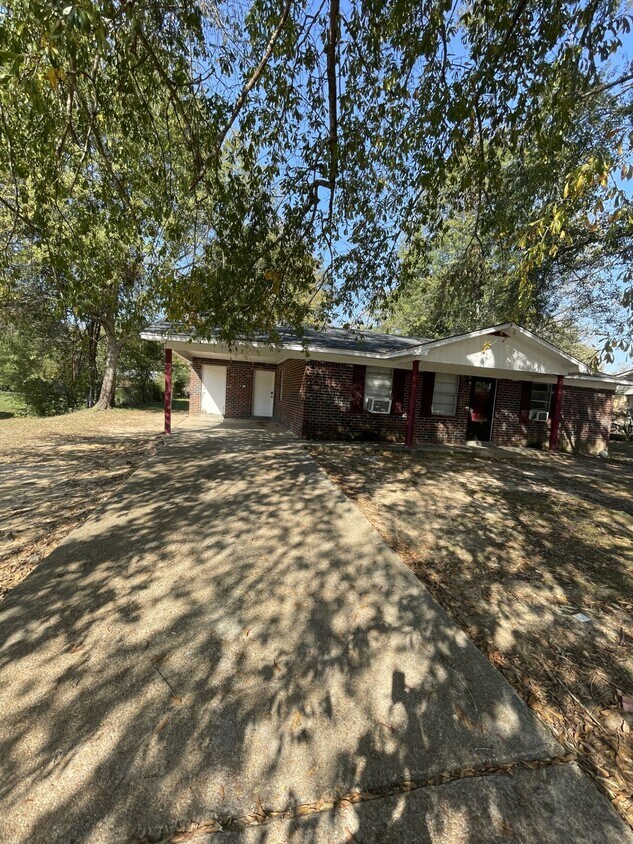 Primary Photo - 132 Hayes Dr
