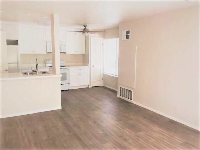 Foto principal - 2501 W Imola Ave