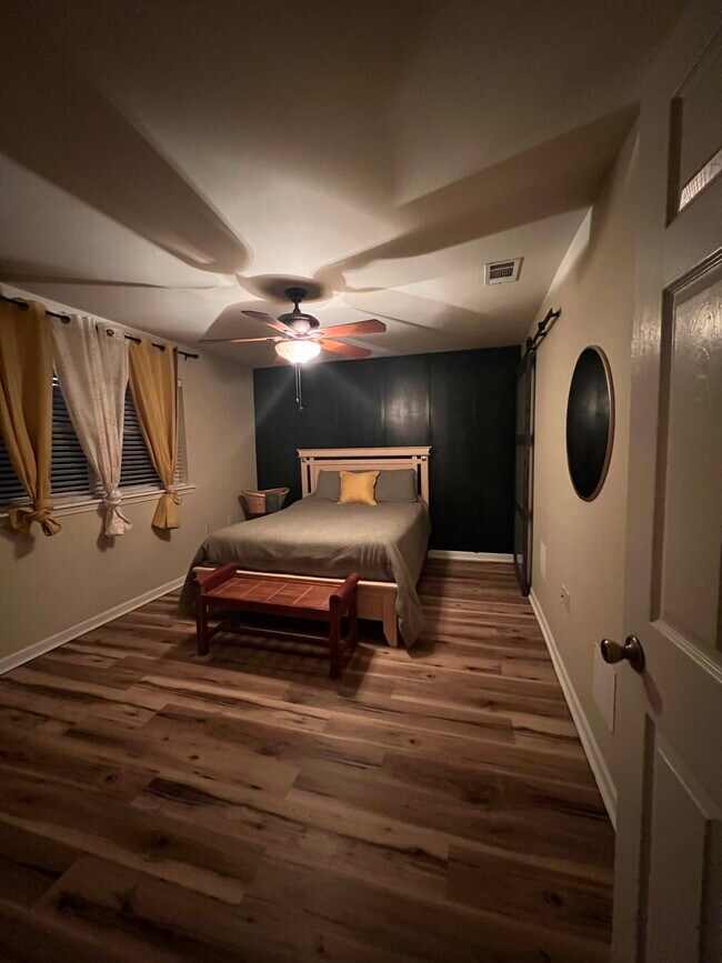 Foto del edificio - 3616 Rosetta Dr