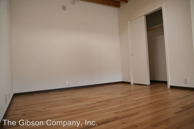 Foto del edificio - 4130 Commerce St