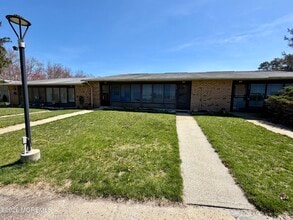 Building Photo - 20 Yorkshire Ct