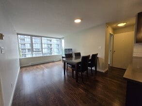 Building Photo - 7117 Elmbridge Way