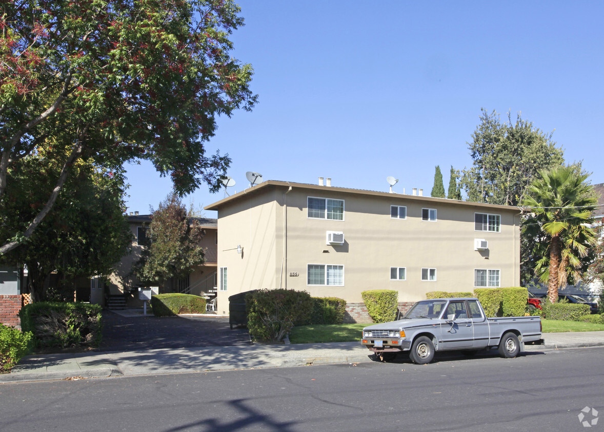 Primary Photo - Leilani Apartments